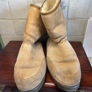 UGG Ultra Short 5220 Mens Size 11,  11.5 Or 12 Sheepskin Boots Euc Chestnut